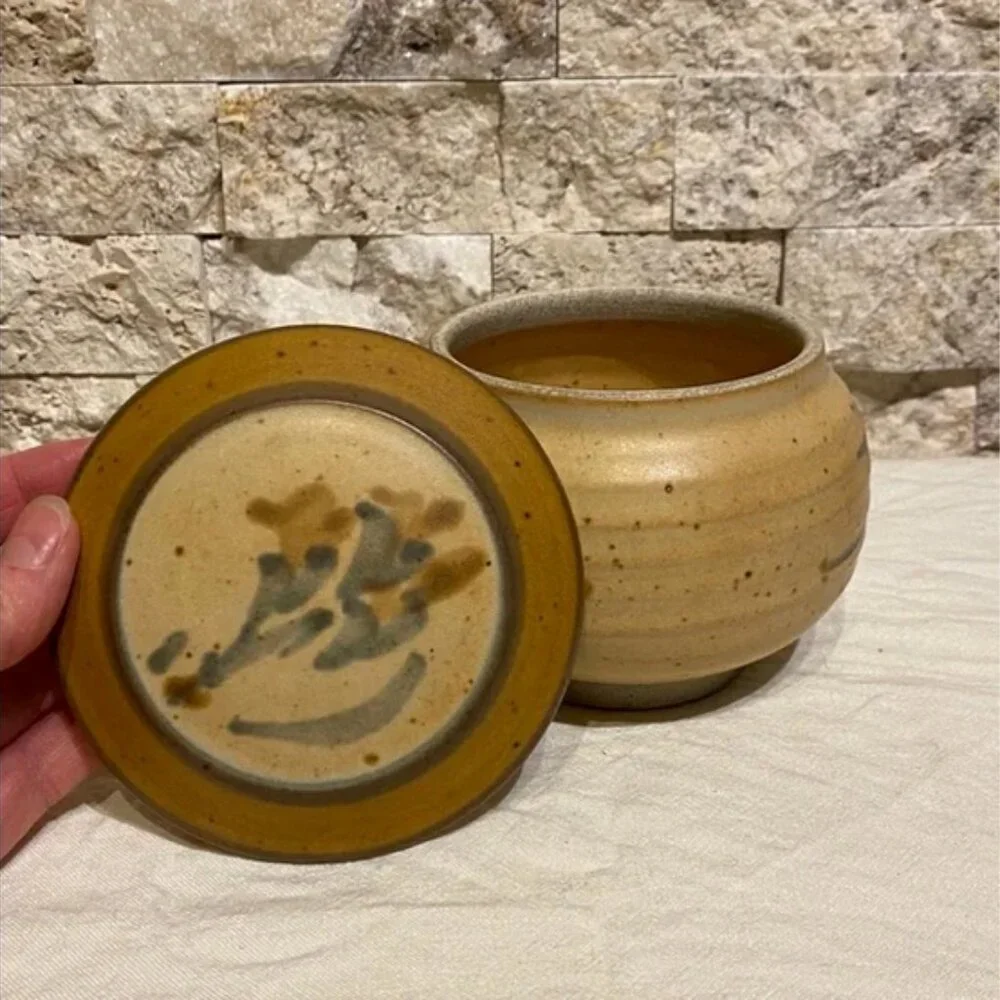 SOLD 🇨🇦Hand-Thrown Stoneware Lidded Jar Brushstrokes - Picture 10 of 12